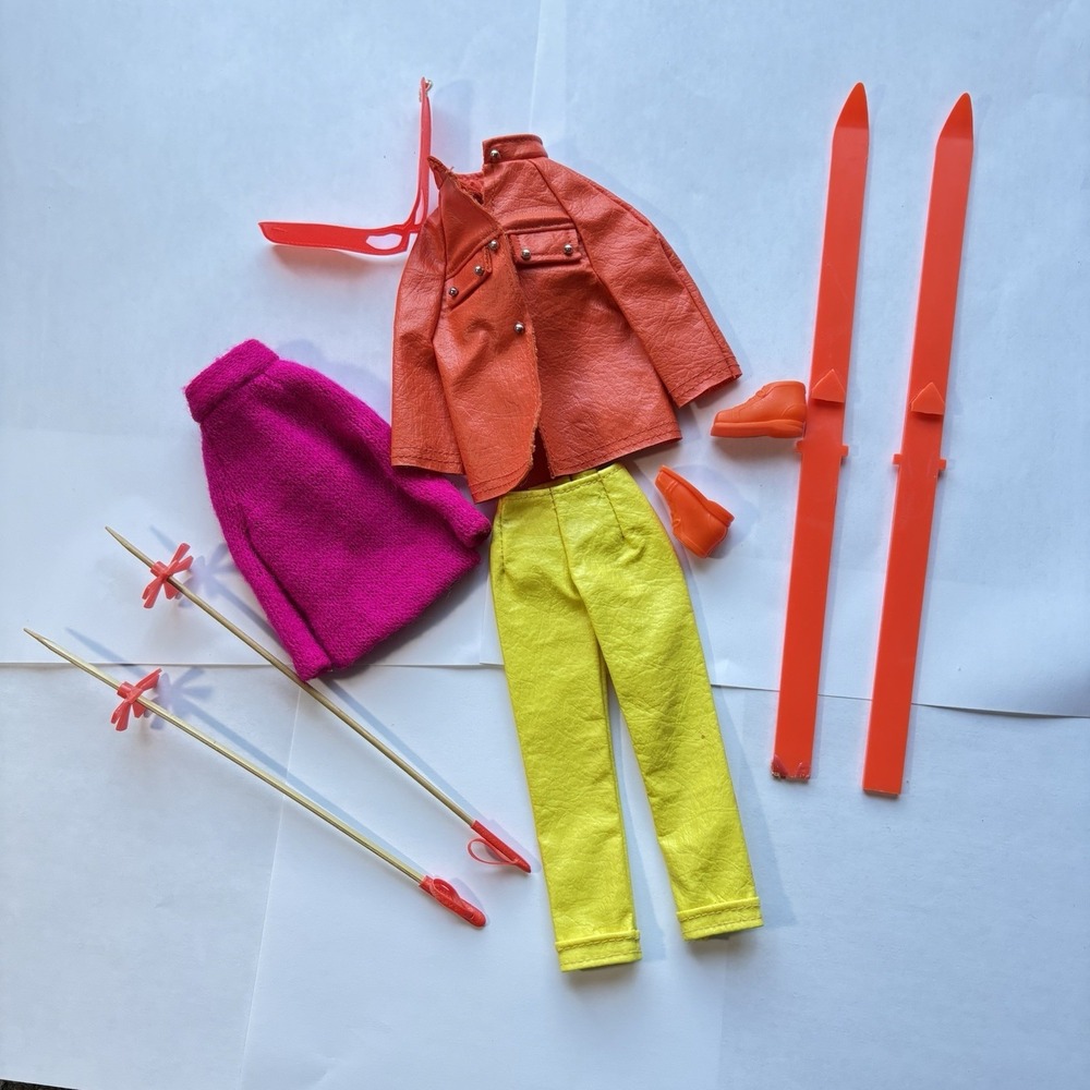 VINTAGE 1970'S MATTEL BARBIE MOD THE SKI SCENE #1797 OUTFIT‎